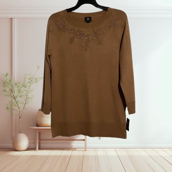JM Collection Sweater New With Tags - Soft Floral Embroidered Design - Size L - Picture 2 of 14